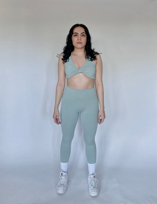 Perseverance - Leggings in Green Lily
