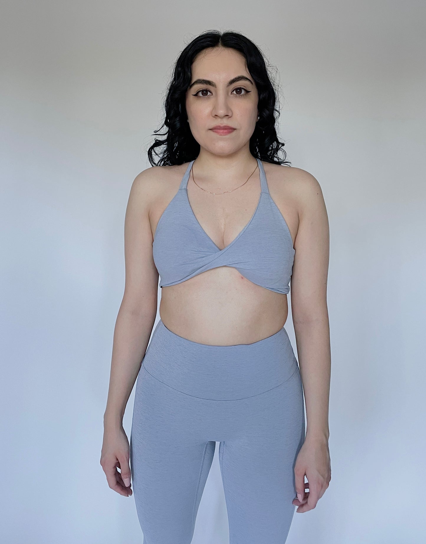 Perseverance - Twist Sports bra in Mindful Gray