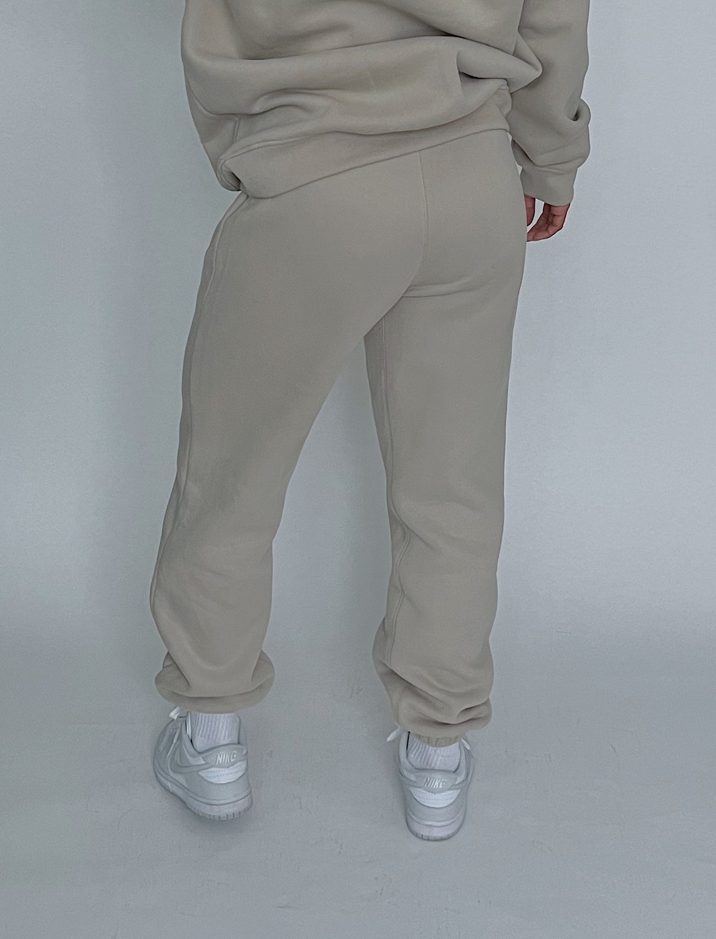 Seek First- Sweatpants in Taupe