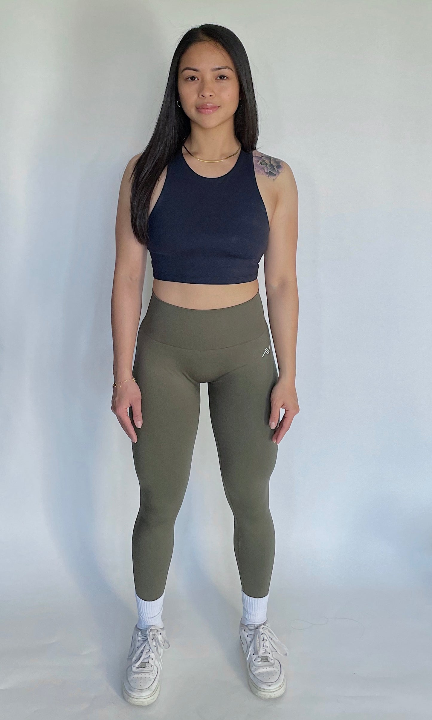 Steadfast- Seamless Leggings in Olive