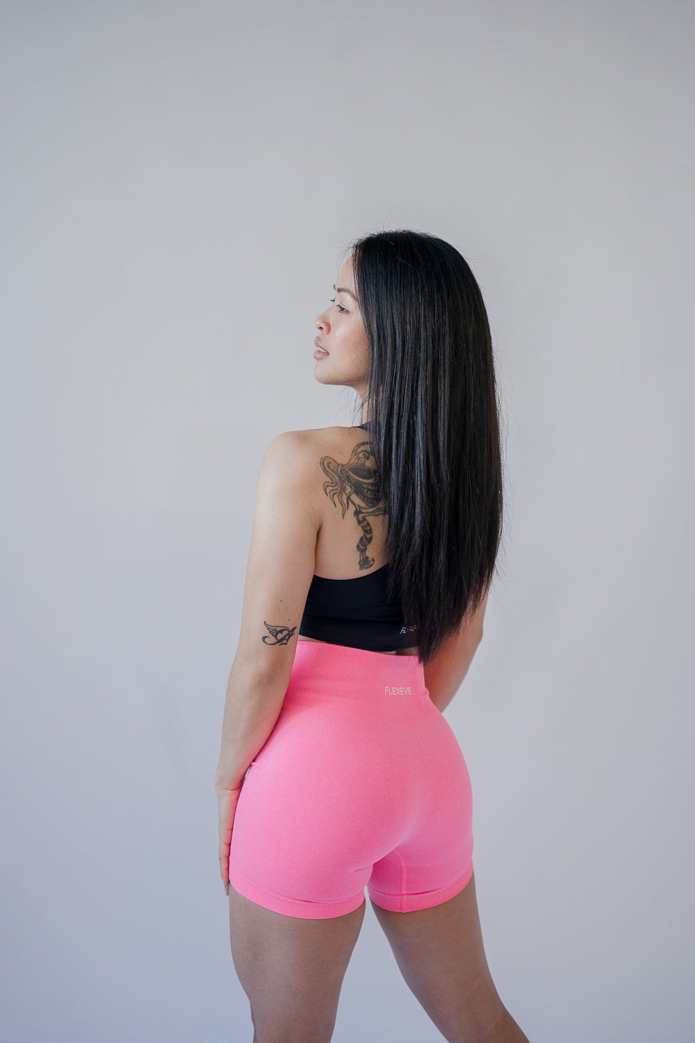 Phoebe- Seamless Biker Shorts in Pink